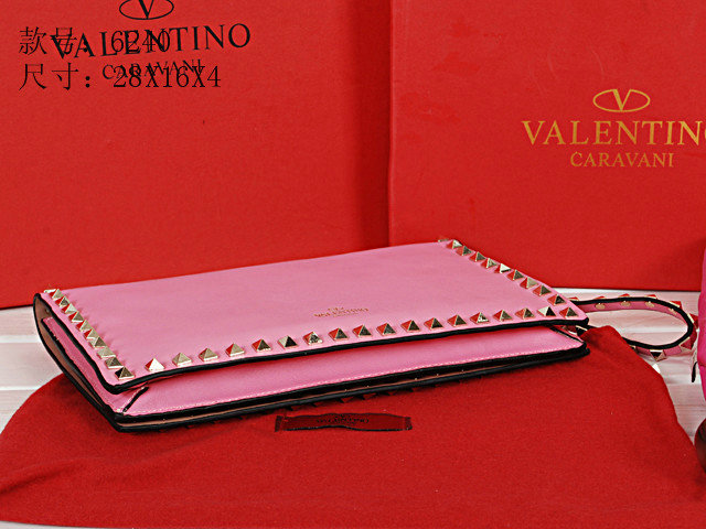 2014 Valentino Garavani Rockstud clutch V6240 pink